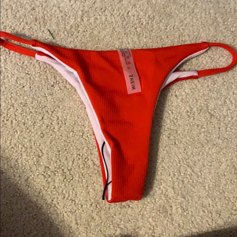 Red bikini bottom - Picture 3 of 3